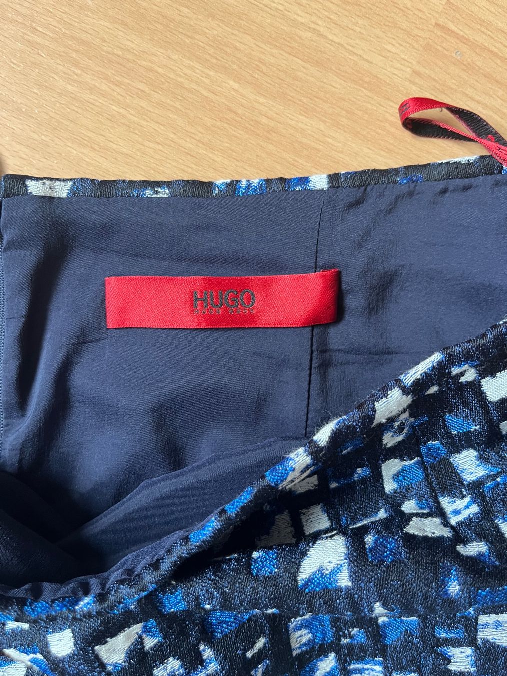 Hugo Boss Gonne: HUGO gemusterter A-Linien-Rock | ca. Gr. 38/40 – Usato da Zürich venduto da alm_lk65 2