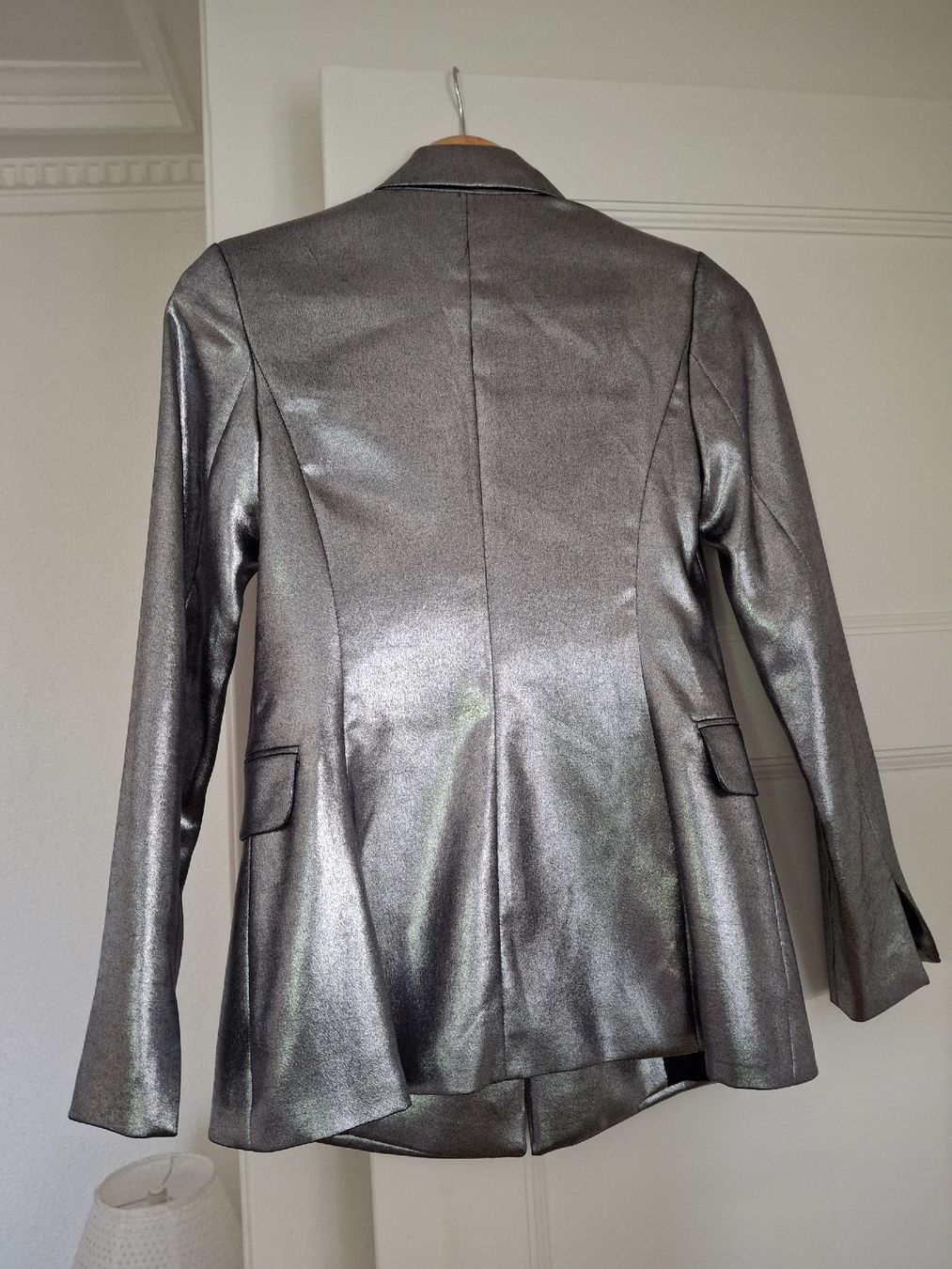 Bershka Vestes: Blazer argenté Bershka XS  – D'occasion à Lausanne par Cognitia 2