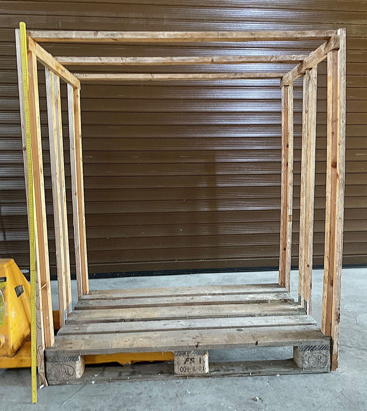 Pallets: Holzstapelgestell aus Paletten – Usato da Aarberg venduto da Yari08 1