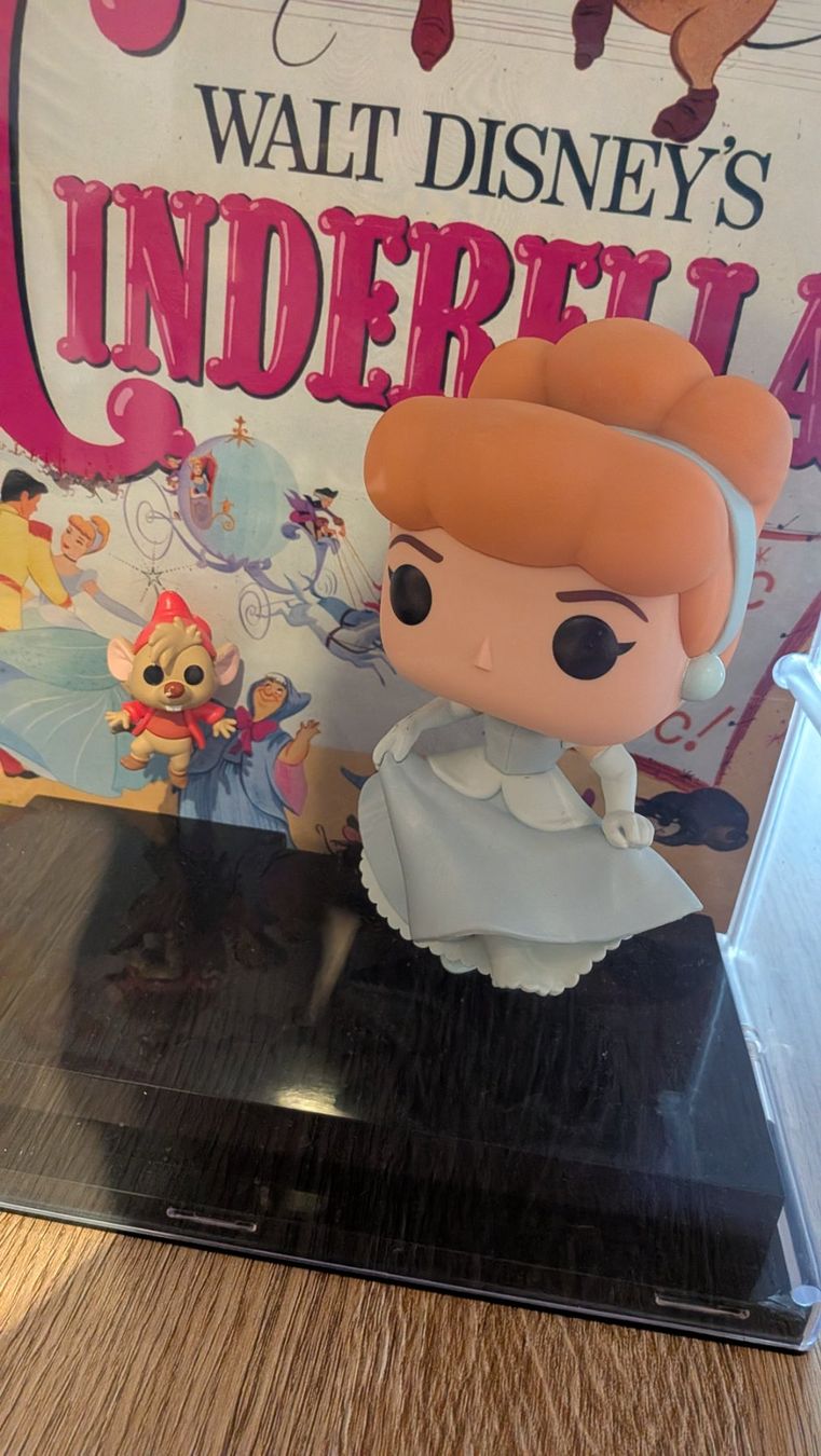 Funko Statuette: FUNKOPOP Cinderella - Disney 100 - Cover – Usato da Bonstetten venduto da Johanne_Lamalle 1