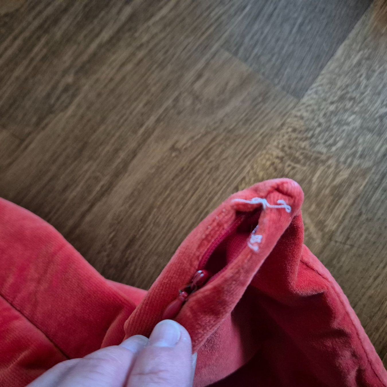 Cuscini: Red velvet pillow case 35x35 – Usato da Zürich venduto da monadiederich 1