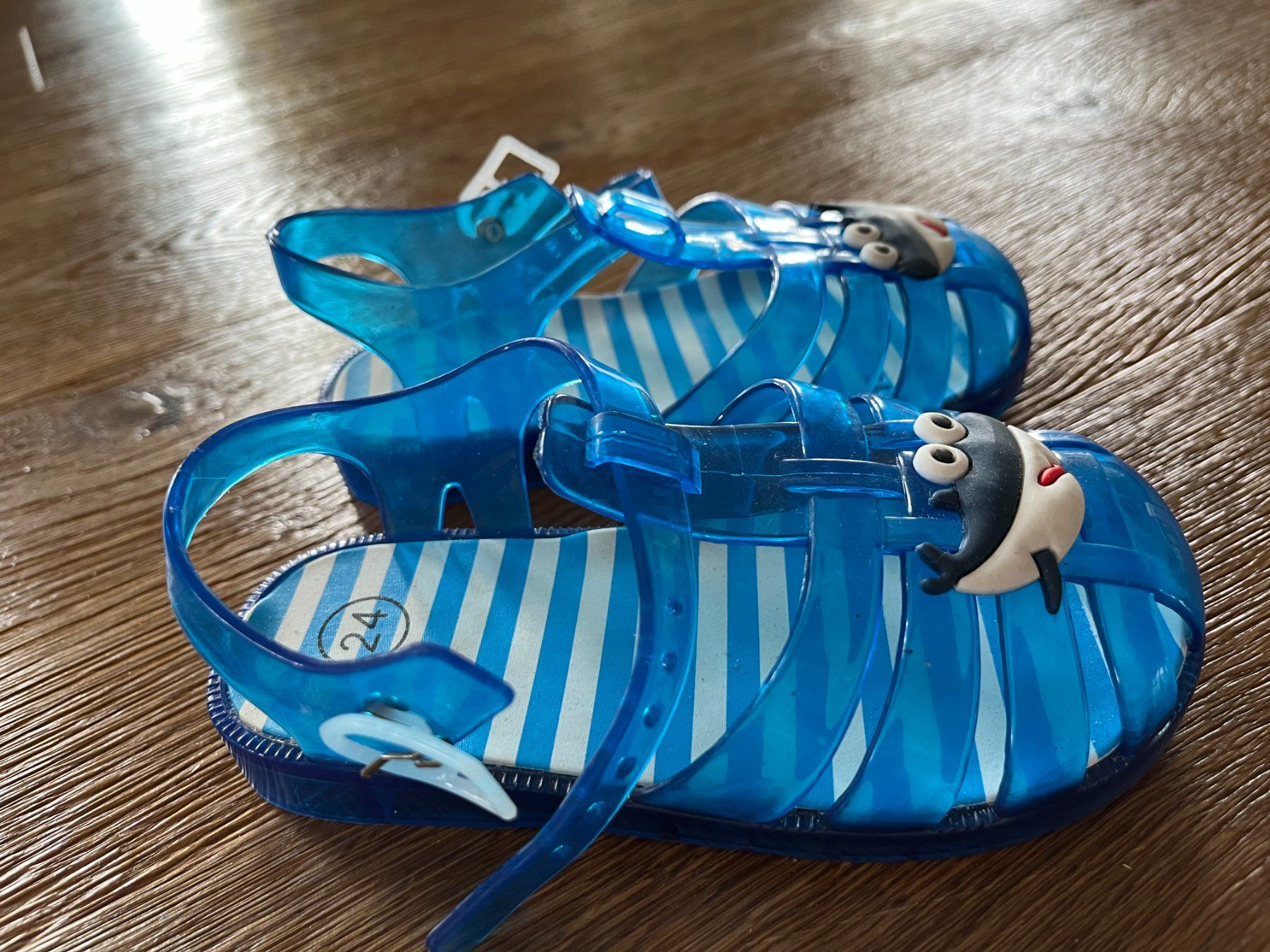 Schuhe für Jungen: Badeschuhe Sandalen Kind Größe 24 – Gebraucht aus Wolfwil von NewGirl 2