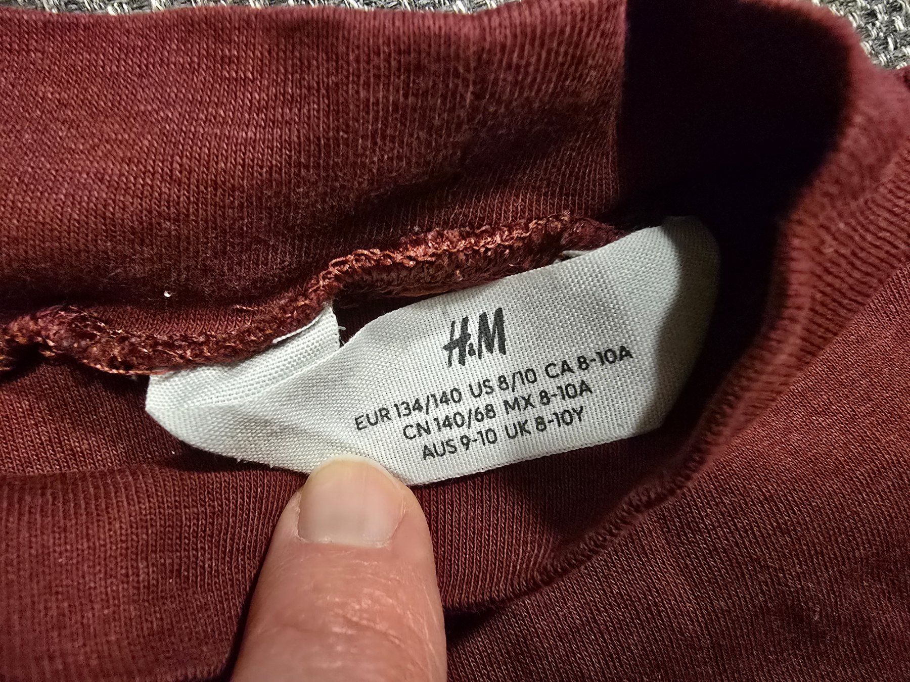 Maglioni & Felpe: Pullover Gr. 134 / 140 – Usato da Büttikon AG venduto da Amineah 1
