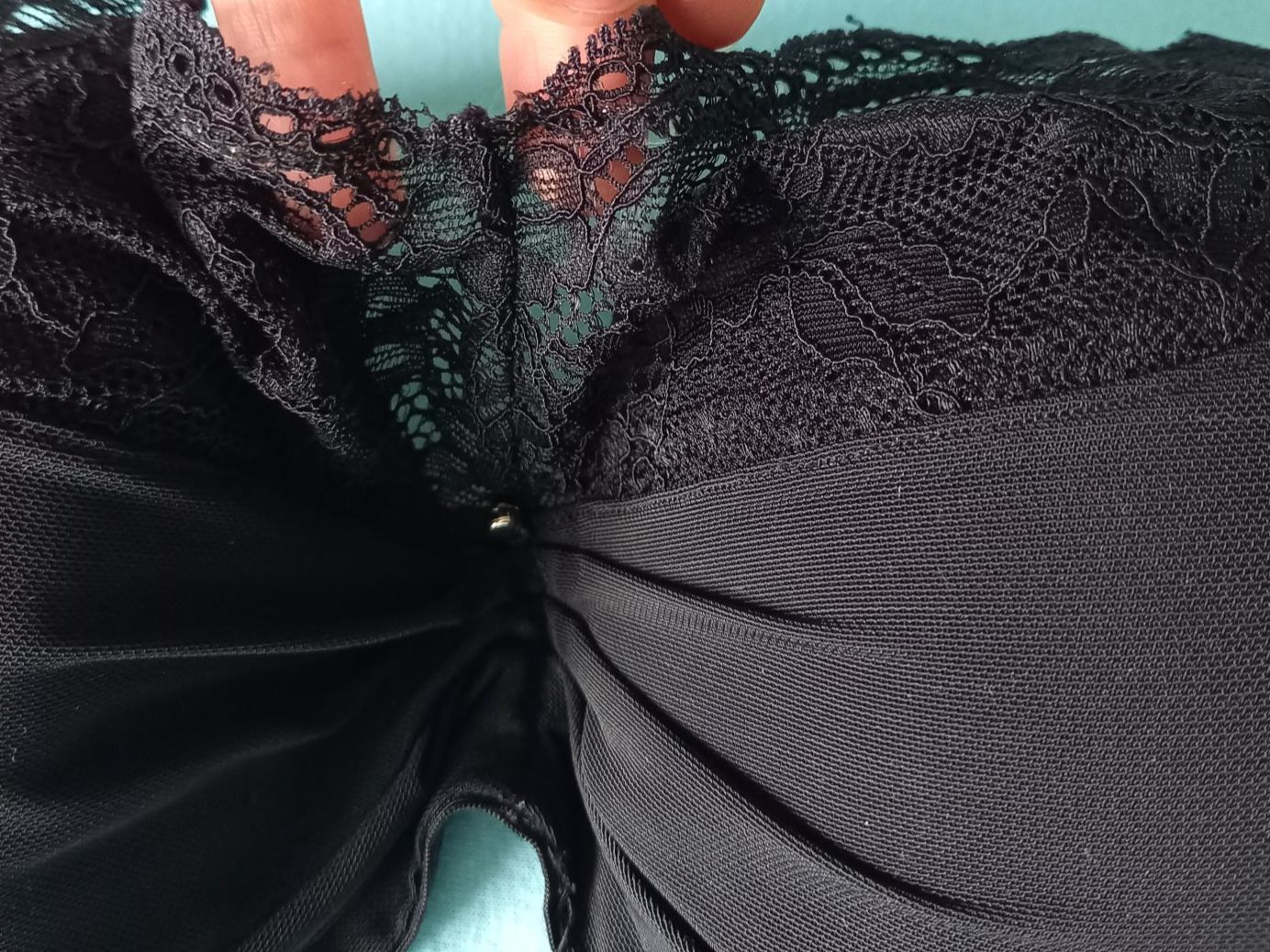 Sonstige Unterwäsche: Schöner Spitzen BH schwarz 75D – Gebraucht aus Unterengstringen von saraman 4