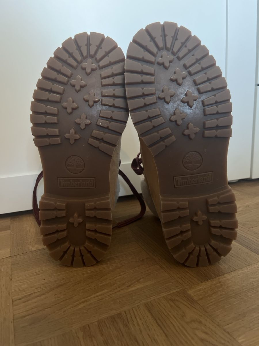 Timberland Scarpe da donna: Warme Timberland Boots Gr. 38.5 Winter – Usato da Baldegg venduto da Livio. 2