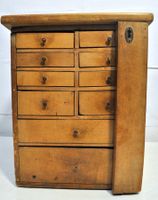Ancienne layette d'horloger avec son contenu