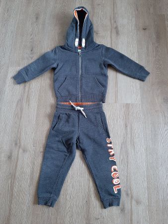 Schöner Jogginganzug (Sweatjacke & Hose) Gr. 92 von Palomino