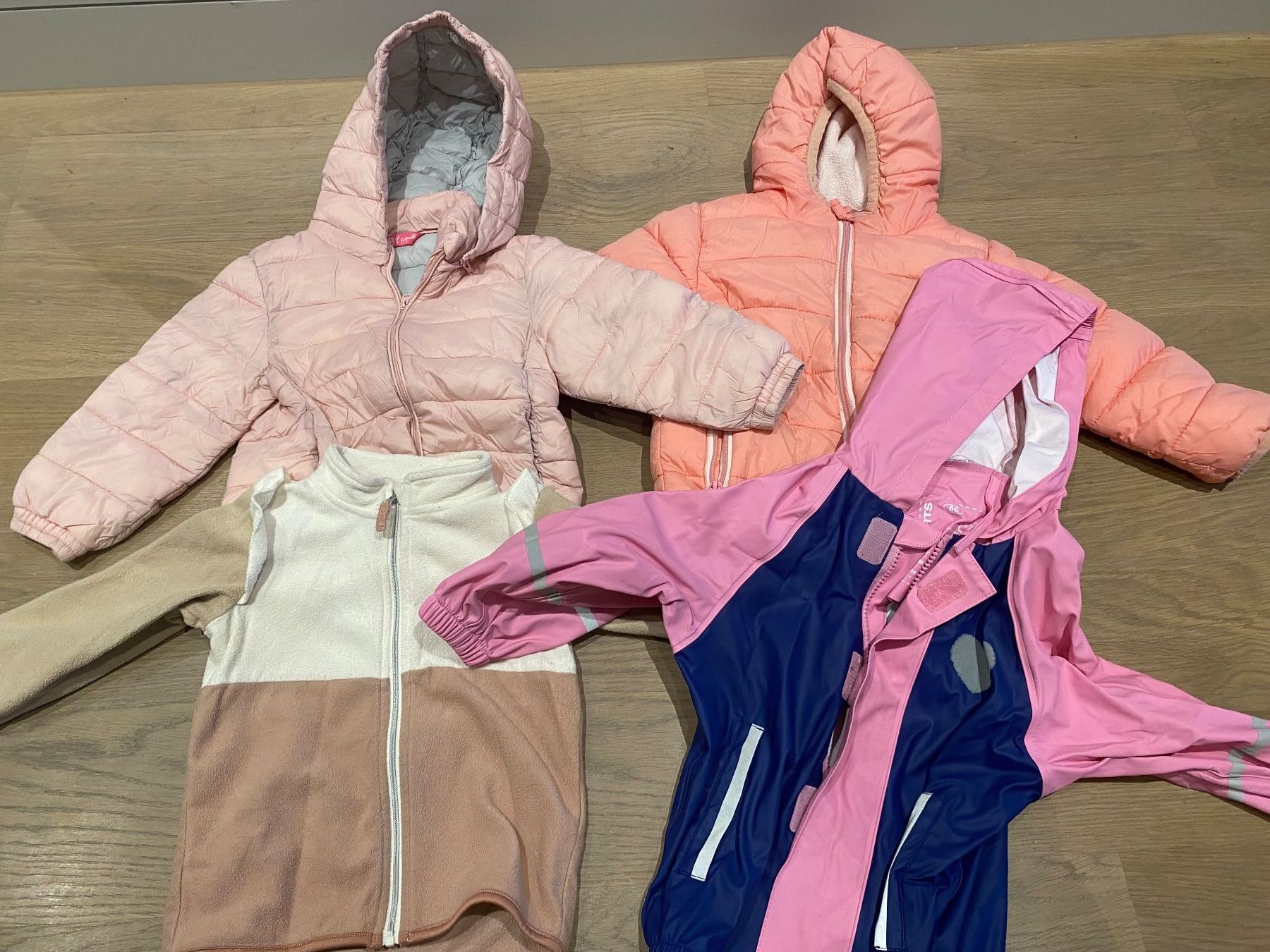 Lotti & Set di vestiti: Mädchen Kleiderpaket Grösse 86 – Usato da Alpnach Dorf venduto da Fengeli 2