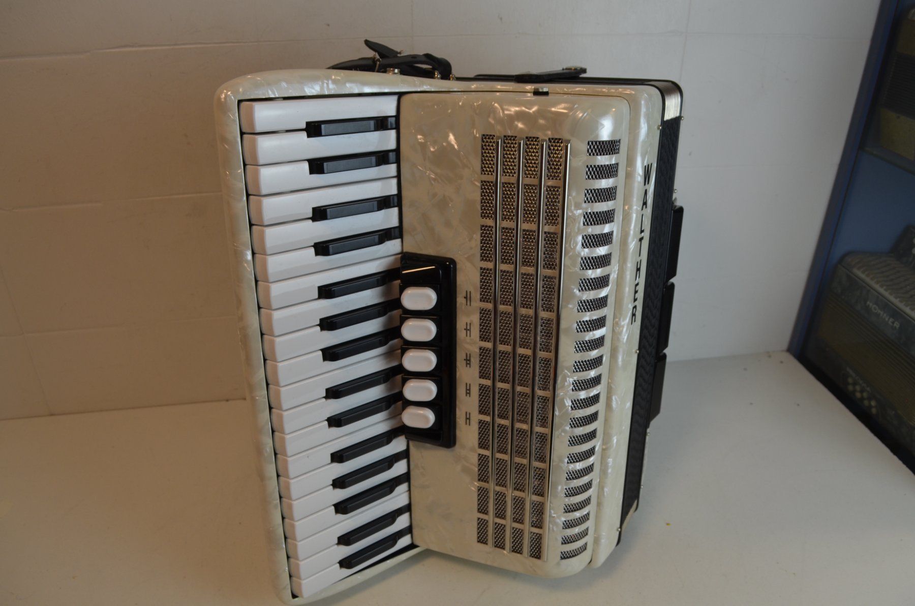 Instruments de musique: Akkordeon chromatisch Walther Pirat 72 – D'occasion à Zürich par baumusik 6