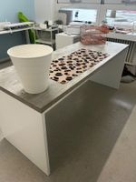 Büro abzugeben