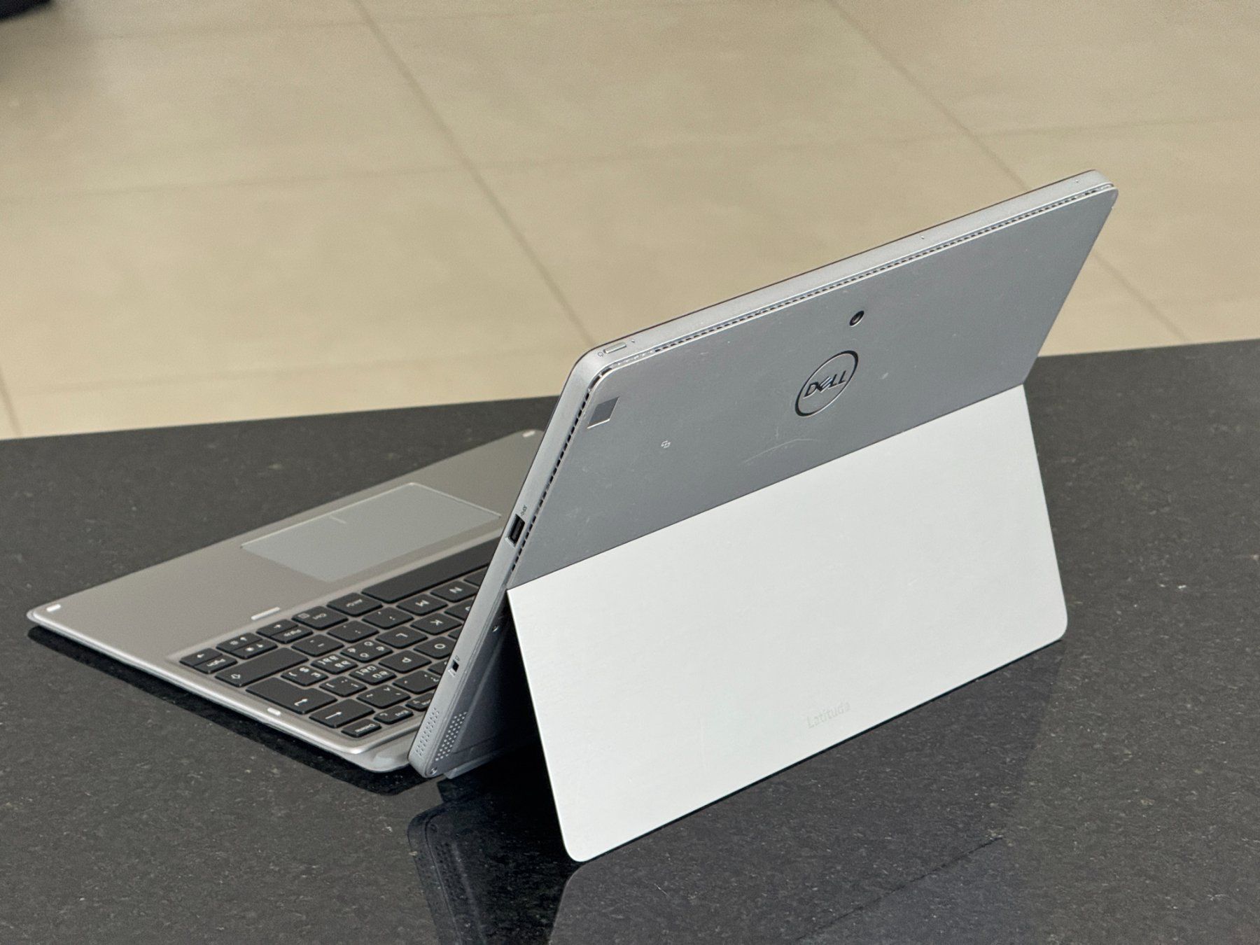 Dell Notebook: Dell Latitude 7210, i5-10310U, 16GB RAM, Notebook/Tablet – Usato da Neuhausen am Rheinfall venduto da aleksandar.venco 1