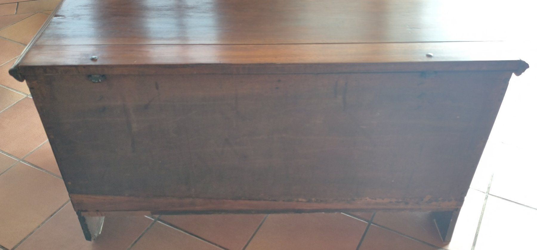 Truhen: Coffre en bois sculpté – Gebraucht aus Cheyres von Alex60 7