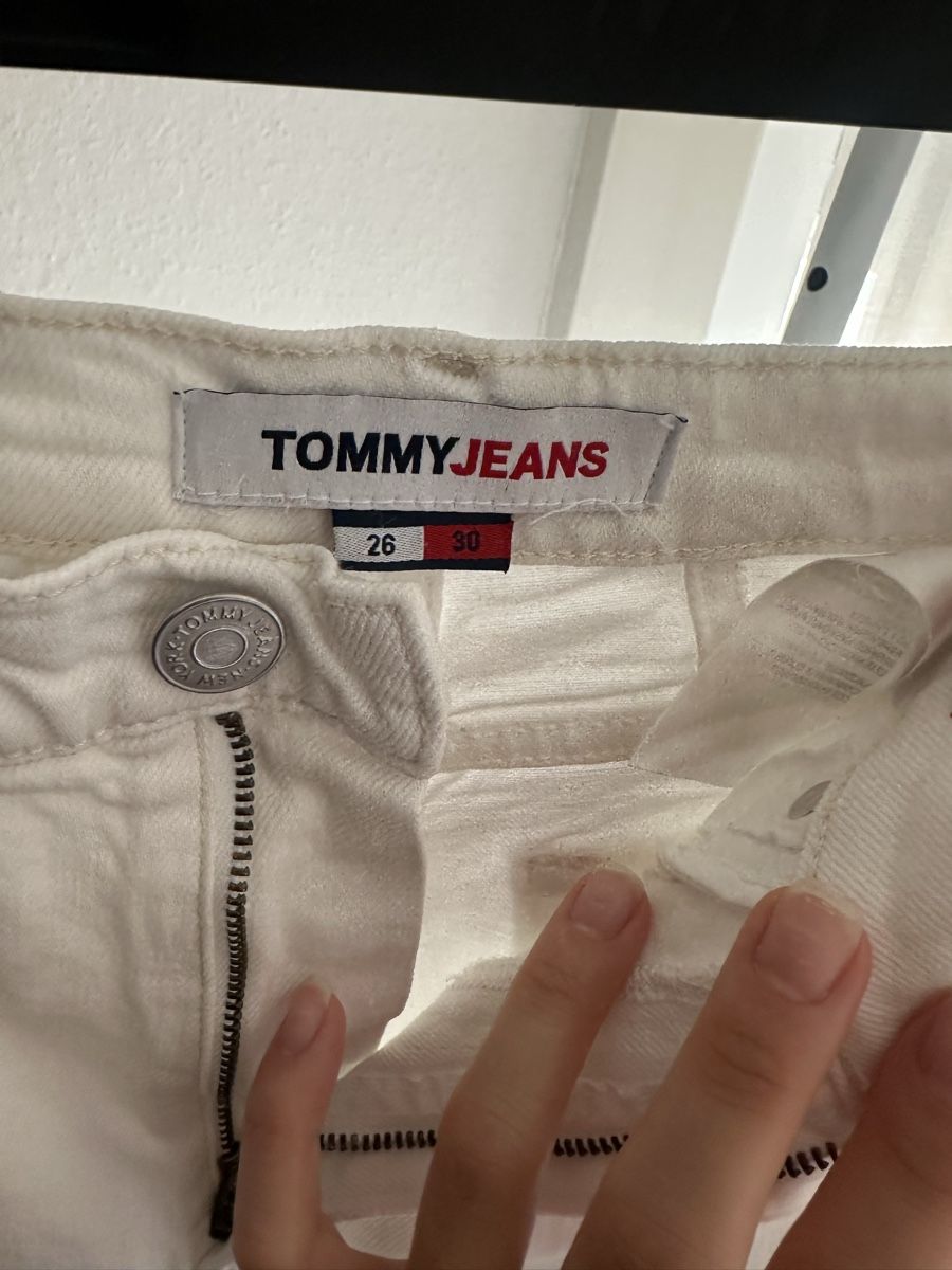 Tommy Hilfiger Jeans: Jeans blanc - Tommy Hilfiger - taille 26/30 – Nuovo (secondo la descrizione) da Lausanne venduto da ver_cyj8 3