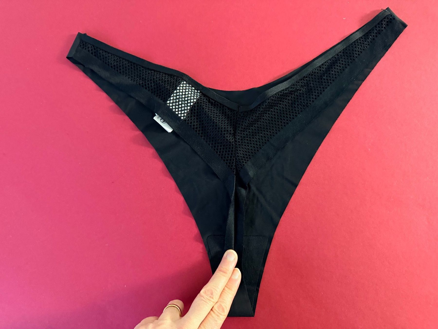 Hunkemöller Sonstige Unterwäsche: HUNKEMÖLLER, String, Grösse XL, Farbe Schwarz – Neu und originalverpackt aus Rudolfstetten von gst_g7xl 1