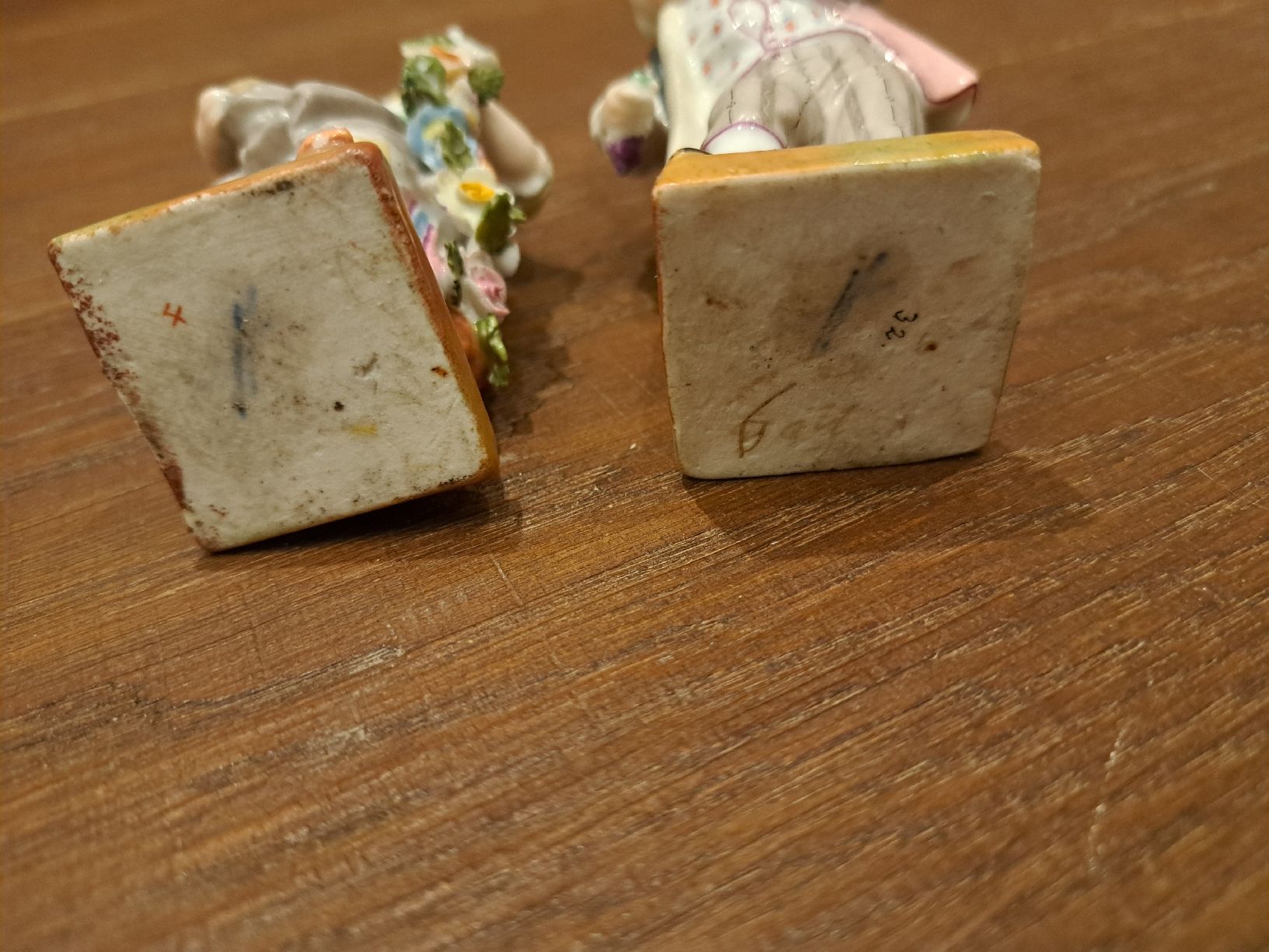 Statuette: Antike Sitzendorfer oder Meissen Porzellanfiguren – Usato da Grossdietwil venduto da hufi10 5