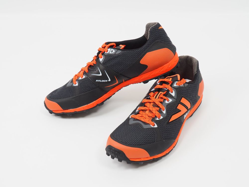 BOLD X Orientierungslaufschuhe mit Spikes Gr. 46 (17518) (Neu (gemäss ...