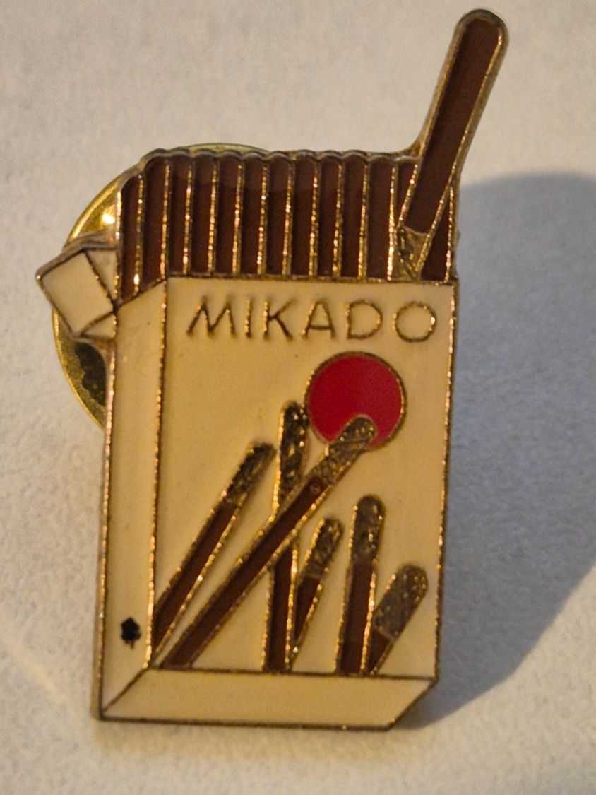Plaketten & Abzeichen: vintage    MIKADO    -   Pin – Gebraucht aus Niederweningen von Obson