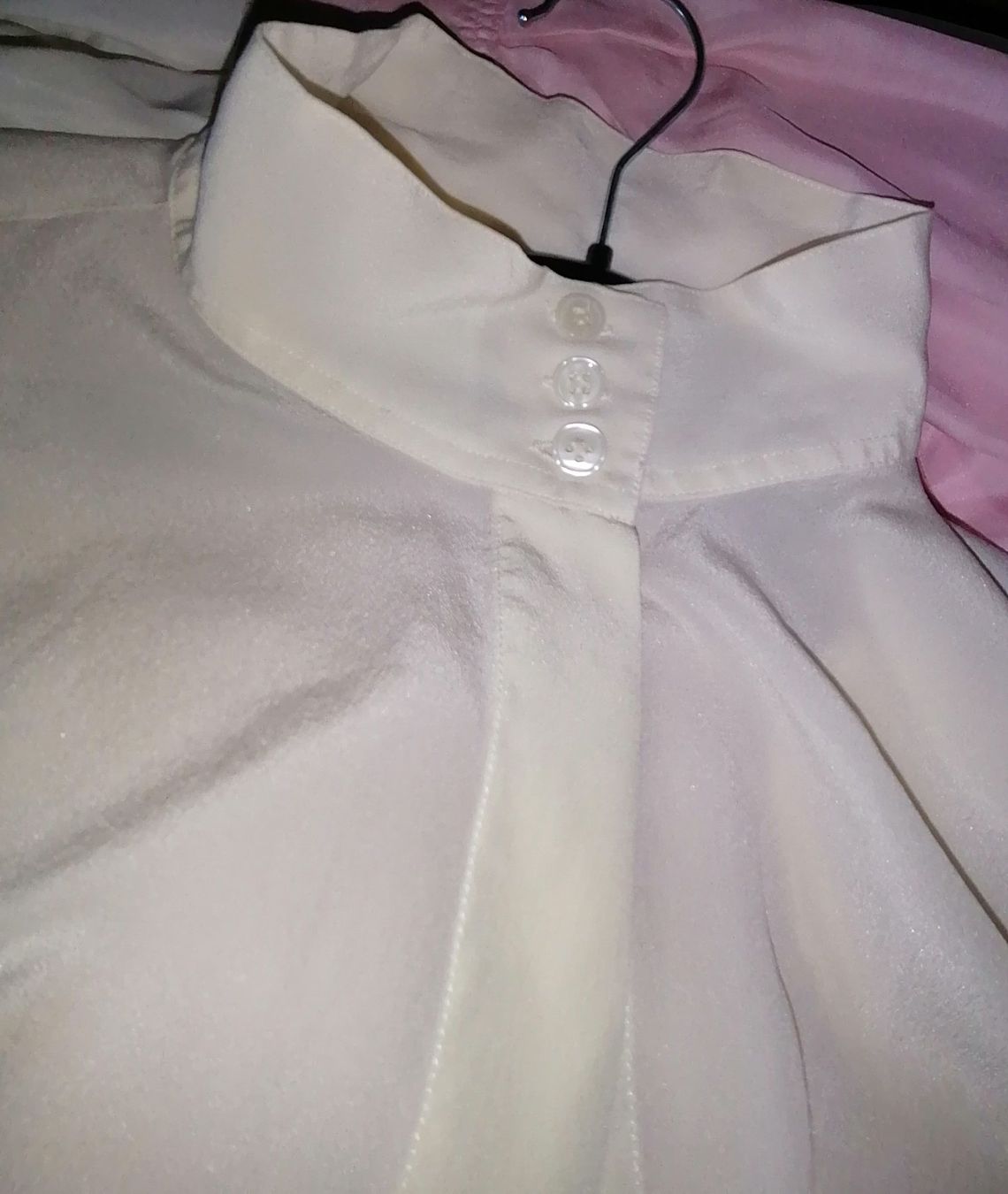 Camicette: Retro Seidenbluse mit Stehkragen – Usato da Corcelles-près-Payerne venduto da RxOne_Krs 8