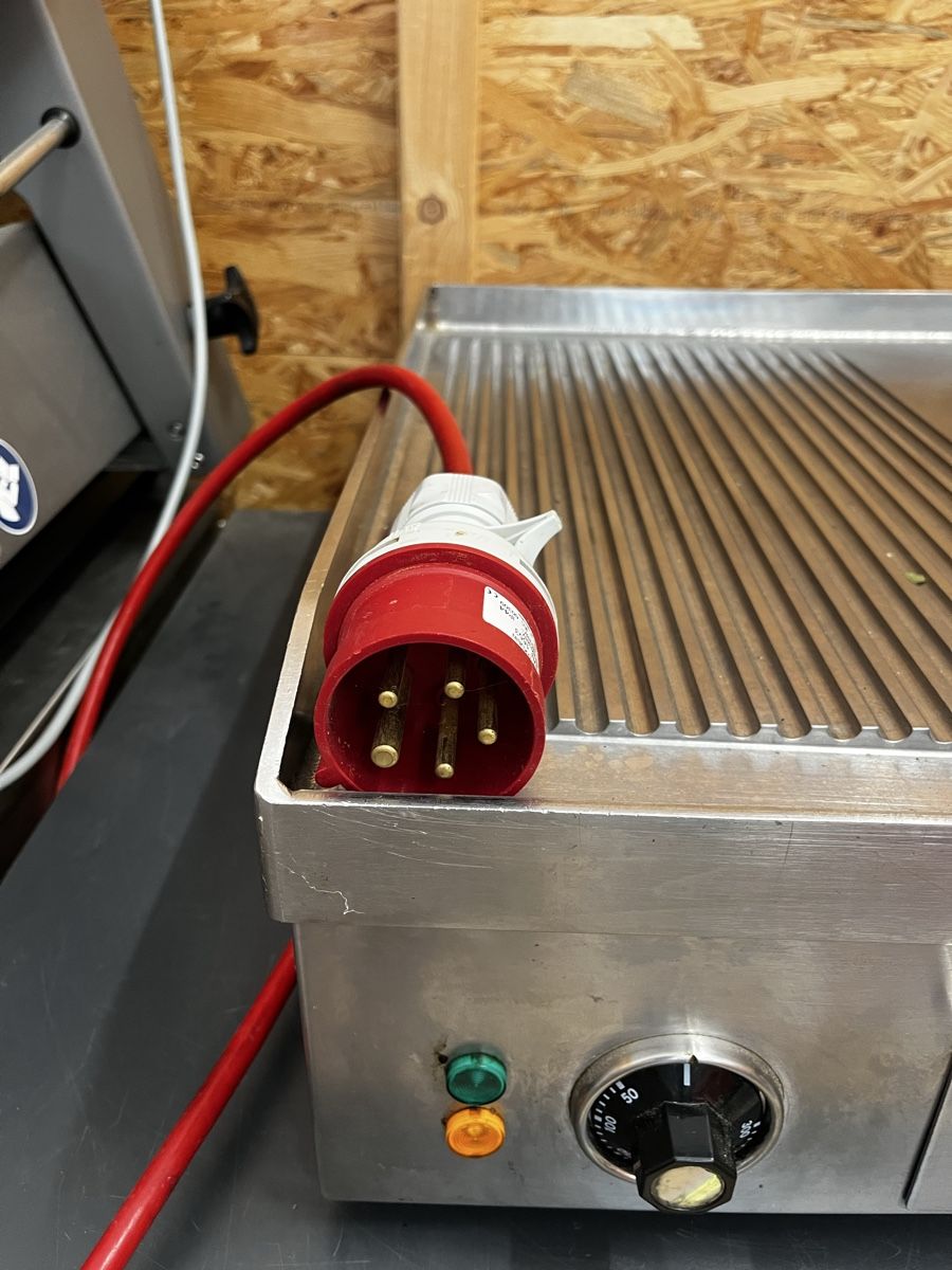 Appareils de cuisine: Robuster Aescchlimann Grill/Griddleplatte – D'occasion à Dittingen par Cervolino77 2