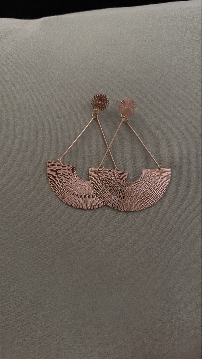 Orecchini pendenti & Orecchini a lobo: Ohrringe Roségold Lang Geometrisch Neu – Nuovo (secondo la descrizione) da Grafstal venduto da Kelly044