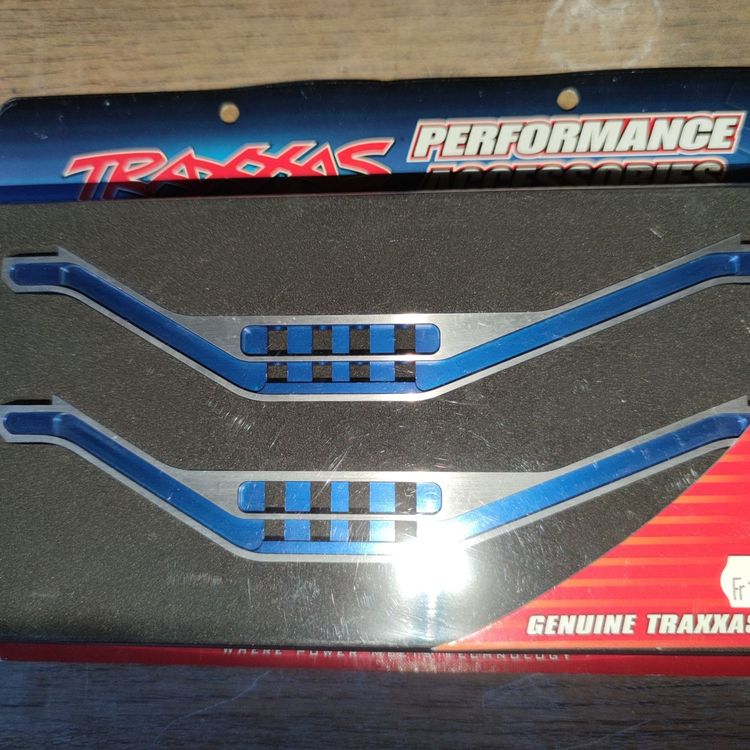 Traxxas Chassis Braces Lower Aluminum neuf Kaufen auf Ricardo