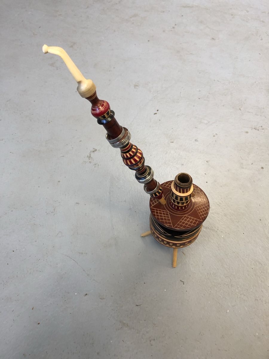 Pipe & Accessori: Afrikanische Holzpfeife mit Ständer – Usato da Madiswil venduto da Bilranis1071