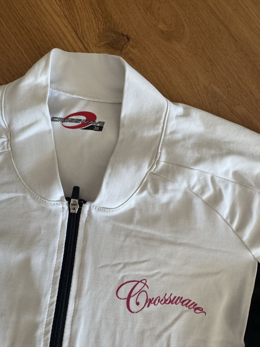 Crosswave Canottiere & Pantaloni: Sportoberteil Radfahren – Usato da Schaan venduto da kri_tsw8 1