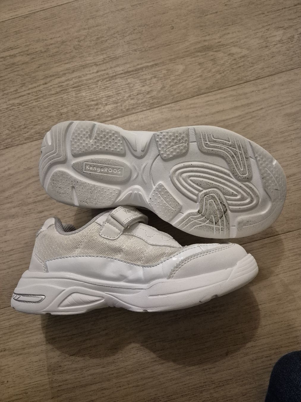 Dosenbach Schuhe für Mädchen: Turnschuhe KangaRoos weiss Gr. 35 – Gebraucht aus Stansstad von Kyra014 1