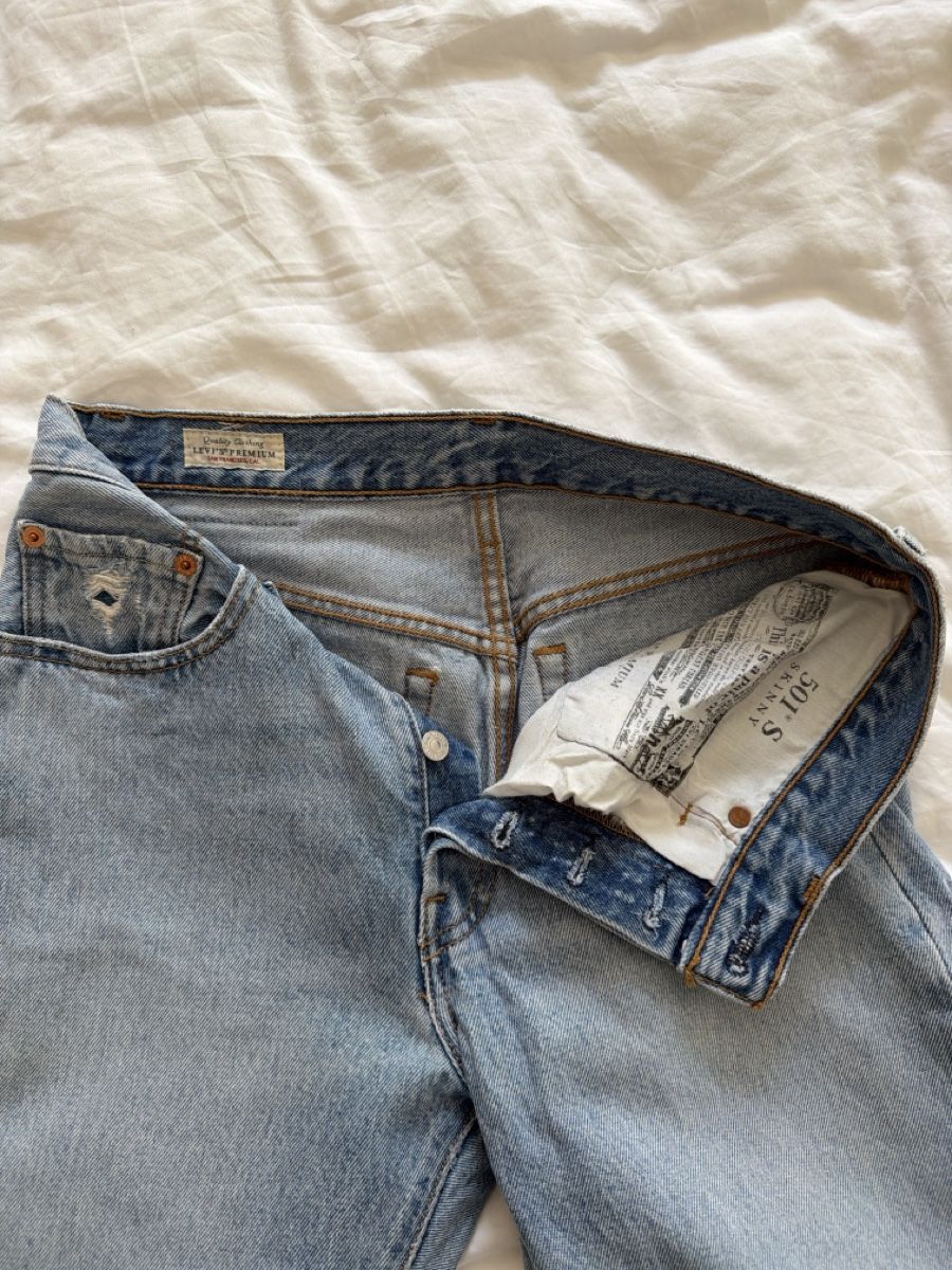 Levi's Jeans: Jeans Levis 501 - 26 - 60 chf – Nuovo (secondo la descrizione) da Genève venduto da tan_h6b8 1