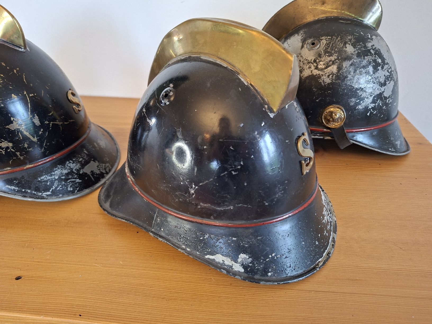 Pompieri: Antike Feuerwehrhelme  3 Stk. – Usato da Ipsach venduto da jpbo 6
