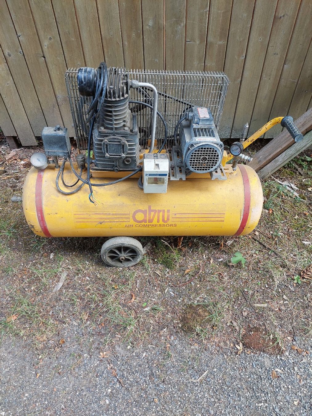 Compressori: Compresseur à air 100lt – Difettoso da Dompierre VD venduto da macaroni22
