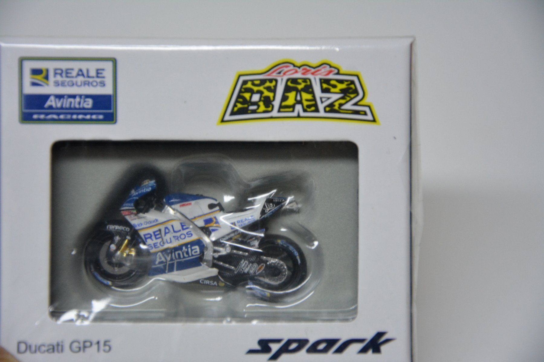 Ducati Kit di modellismo & Modellini statici: Ducati GP15 # 76 "Avintia" , Spark  1:43 – Nuovo e nell'imballaggio originale da Goldach venduto da Feivel9 2