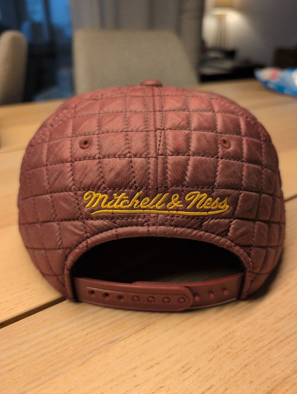 Mitchell & Ness Copricapi, berretti & cappellini: Mitchell & Ness Cap Cleveland Cavaliers gesteppt rot – Usato da Neuenkirch venduto da flbo 1