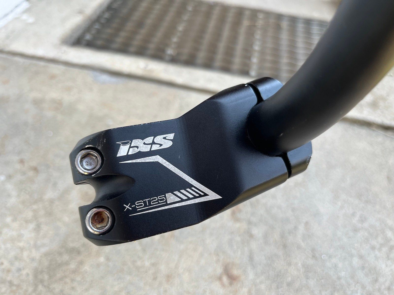 Pièces détachées: IXS Lenker + Vorbau – D'occasion à Massongex par thn311 1