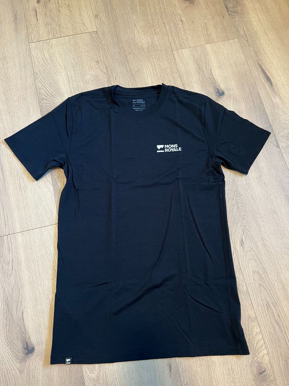 Mons Royale T-shirt: Mons Royale Icon T-Shirt – Usato da Dallenwil venduto da MuchsFichi