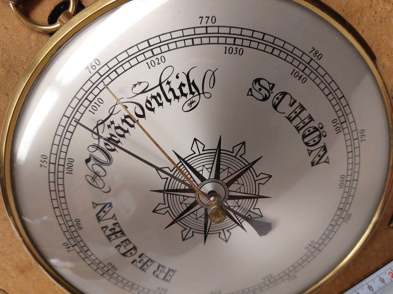 Altri elettrodomestici e apparecchi d’epoca: Brass barometer – Leather trim – Usato da Pambio Noranco venduto da TREBORLOP 2