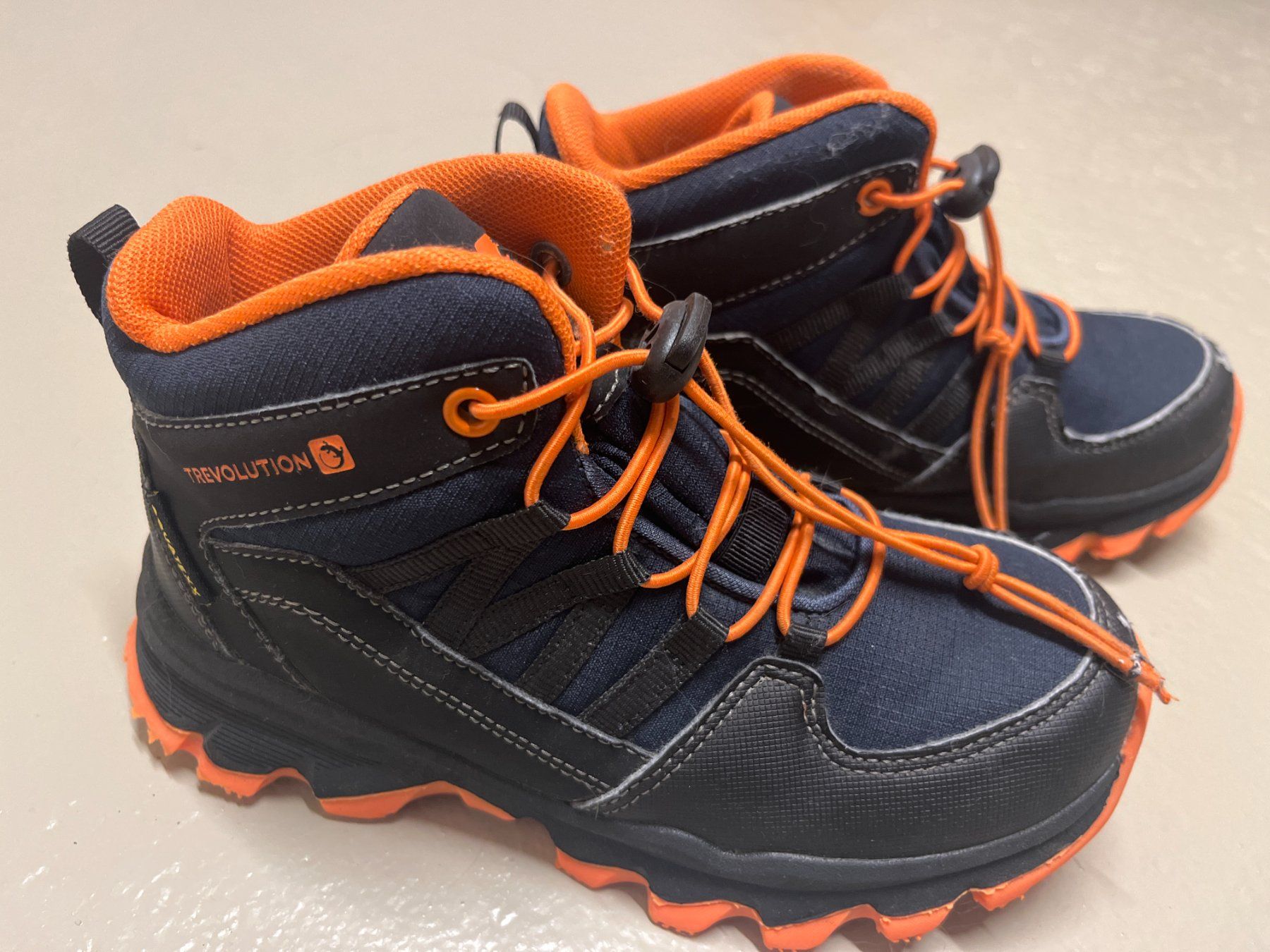 Trevolution Scarpe per ragazzi: Trevolution Schuhe Gr 32 – Usato da Arlesheim venduto da JSBS