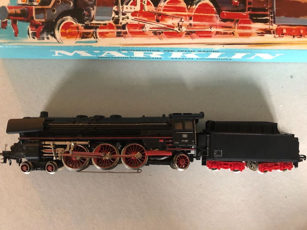 TRAINS MARKLIN ÉCHELLE HO SCHNELLZUGLOKOMOTIVE