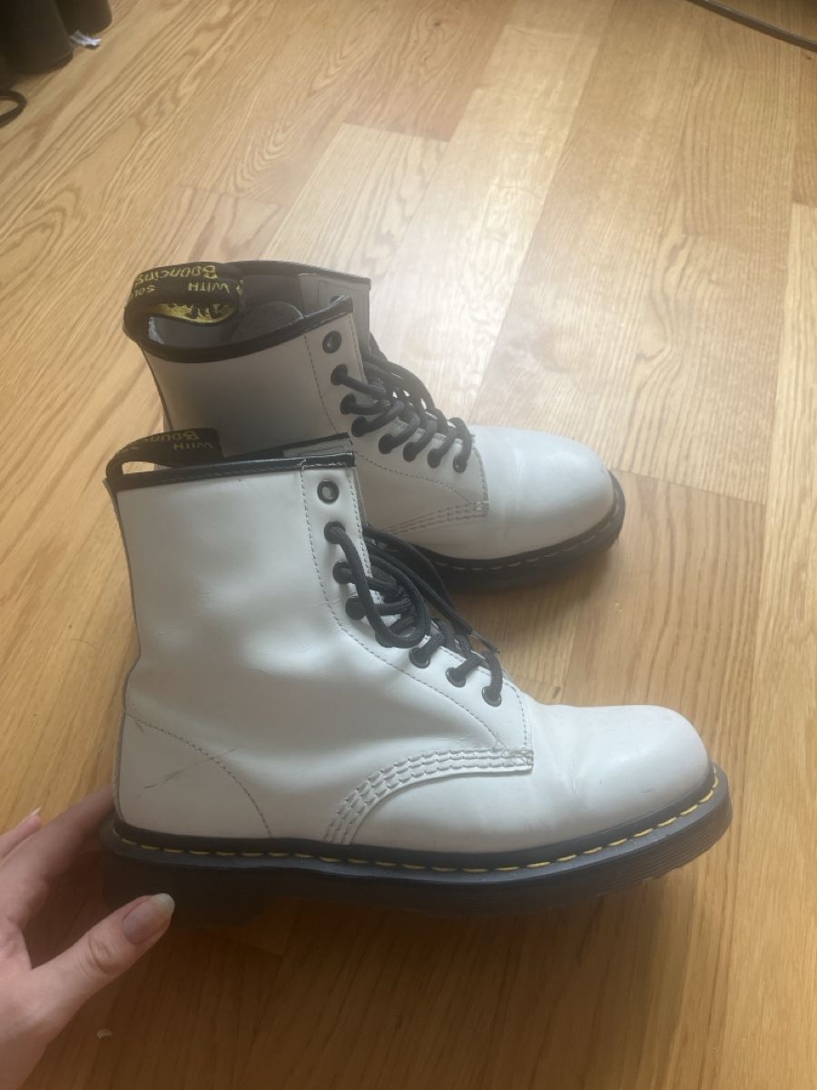 Dr. Martens Scarpe da donna: Dr. Martens Weiss Leder  – Usato da Zürich venduto da ant_pql9