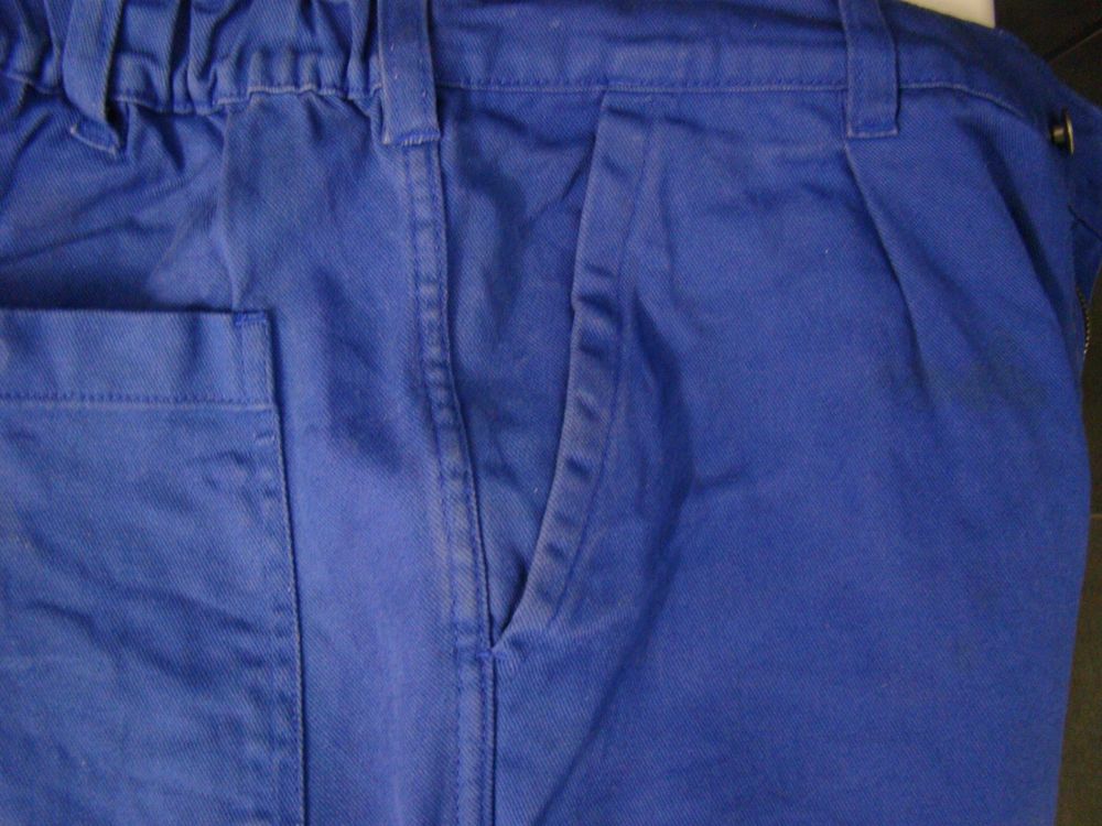 Pantaloni: Arbeitshose Marke BP, blau – Usato da Hergiswil NW venduto da Nunun 6