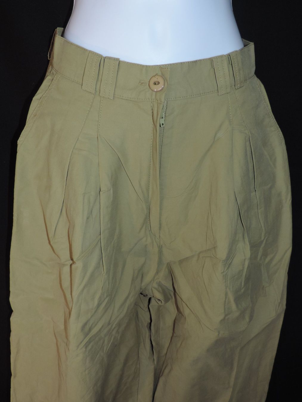 Hosen: pantalon vert kaki – Gebraucht aus Genève von Axelle333 2