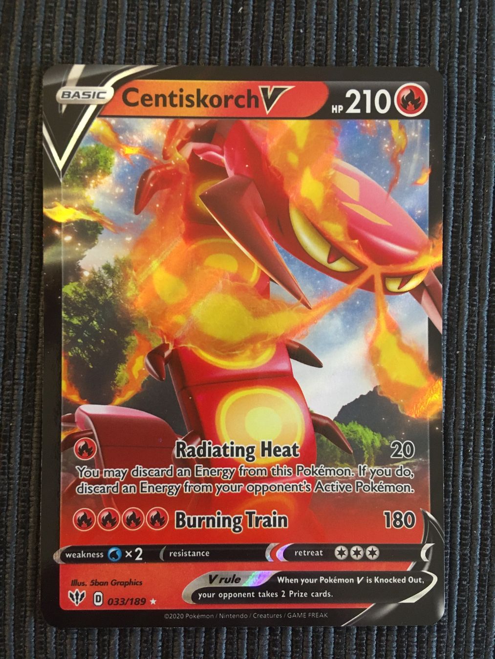 Pokémon Carte collezionabili: Pokemon Centiskorch V Darkness Ablaze – Nuovo (secondo la descrizione) da Wabern venduto da Collectfun