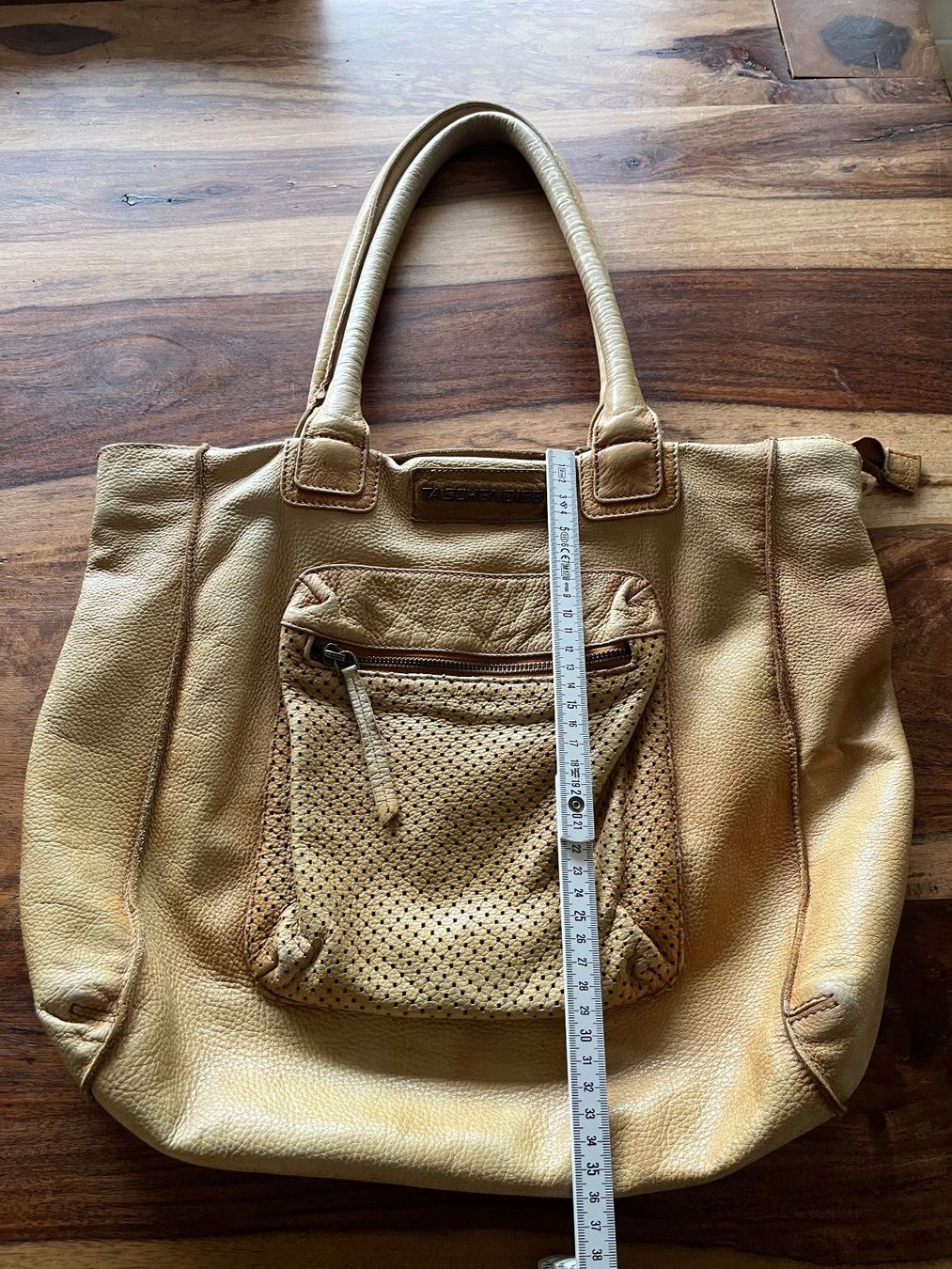 Taschen für Damen: Taschendieb Ledertasche – Gebraucht aus Horw von mel_j56q
