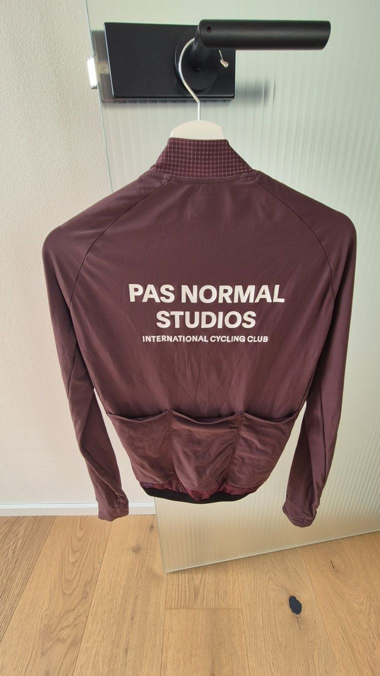 Pas Normal Studios Canottiere & Pantaloni: Pas Normals Studios Mechanism Longsleeve – Usato da Selzach venduto da e30dtm 2