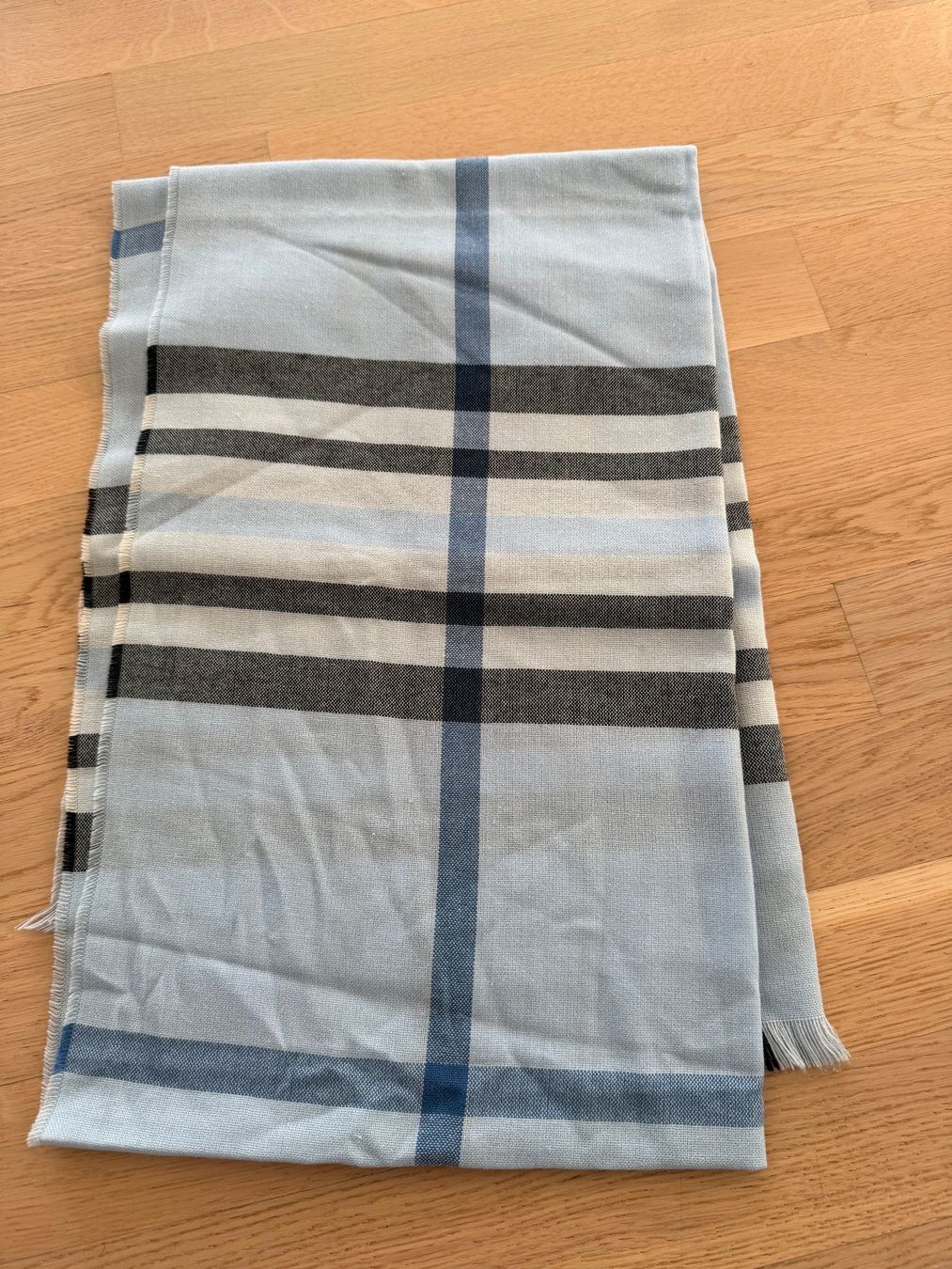 Foulard & Sciarpe: Raffinierter damenschal – Usato da Wetzikon ZH venduto da P__tt5