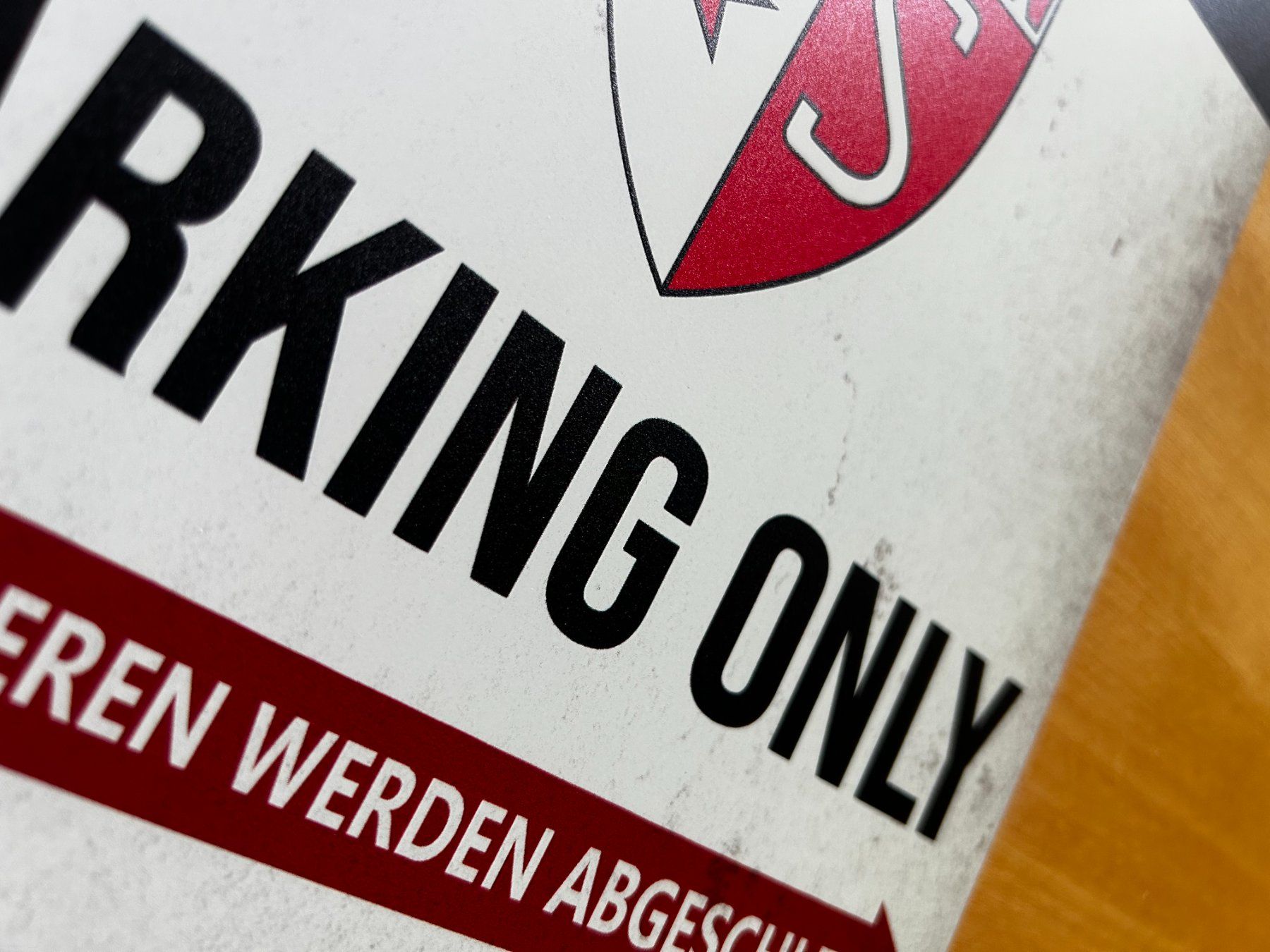 Insegne: FC Sion Parking Only Blechschild Constantin Wallis Deutsch – Nuovo e nell'imballaggio originale da Dättlikon venduto da easythings 4