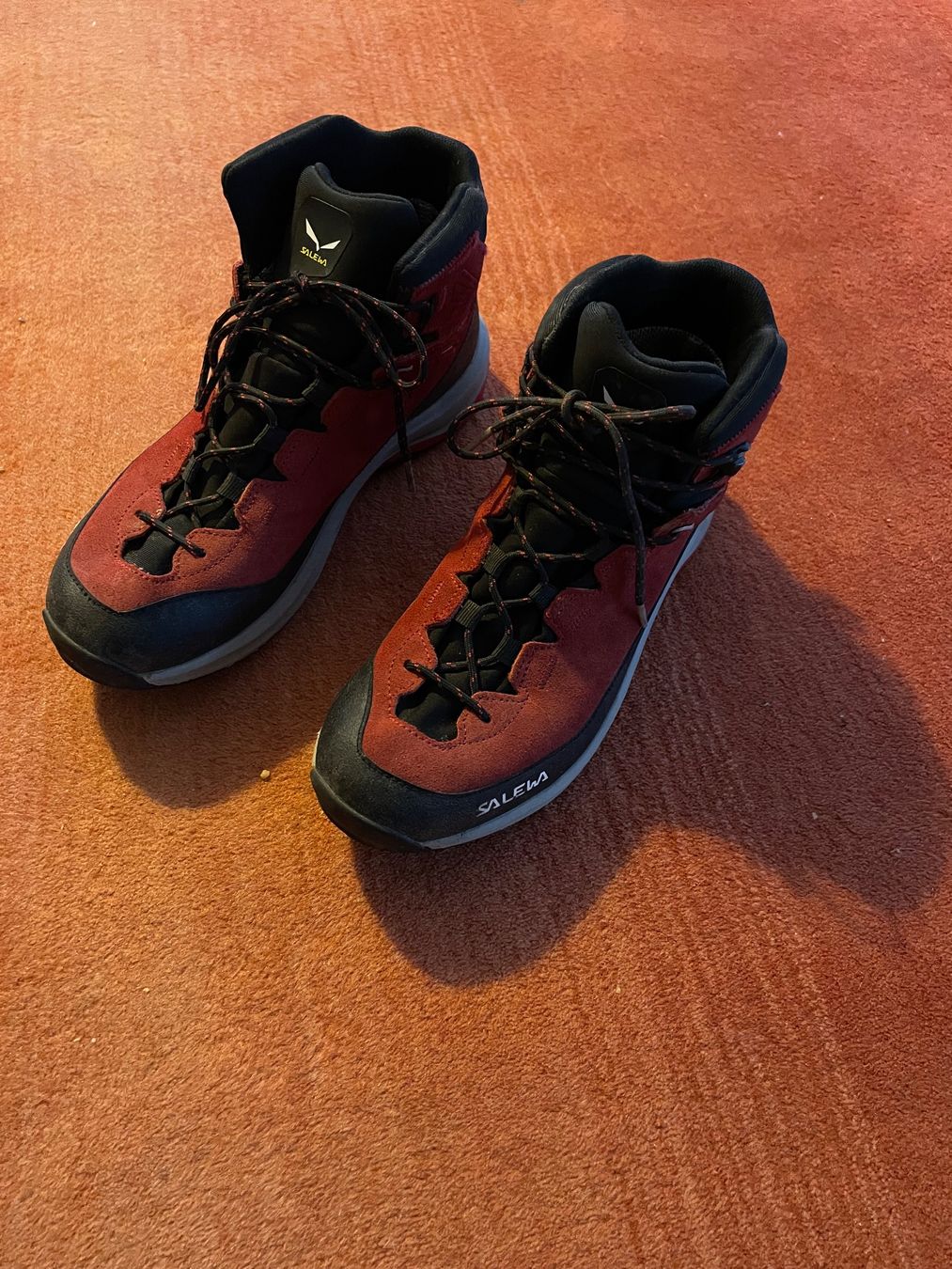 Salewa Scarpe per ragazzi: Neuwertige Salewa Wanderschuhe 37 – Usato da Landquart venduto da sar_tjn8 2
