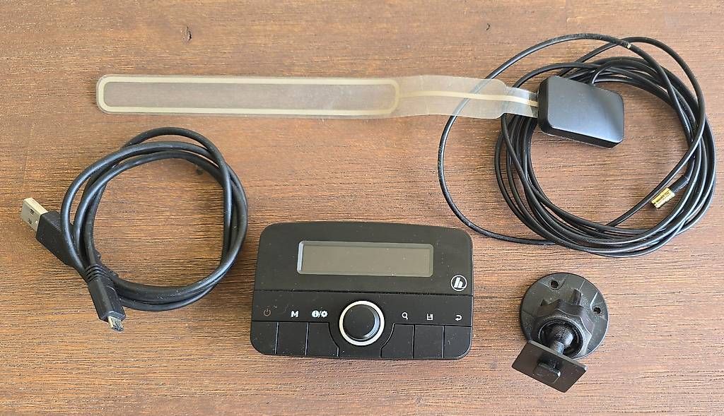 Radio: DAB+ Adapter / FM Transmitter (Digitalradio im Auto) – Usato da Steinerberg venduto da Bcsbcs 1