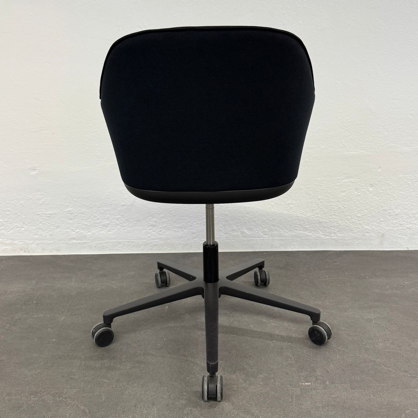 Sedie a rotelle: Vitra Softshell Chair – Usato da Schönenwerd venduto da mcofficeshop 4