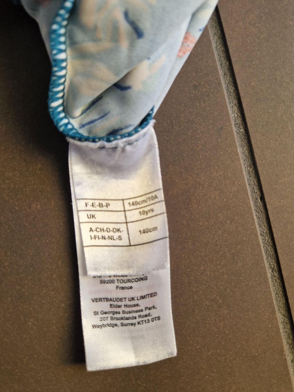 Costumi da bagno & Bikini: Vertbaudet, Badekleid, Gr. 140, Papageien Muster – Nuovo (secondo la descrizione) da Jona venduto da Loki40 4